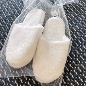 Restoration Hardware White Plush Spa Slippers